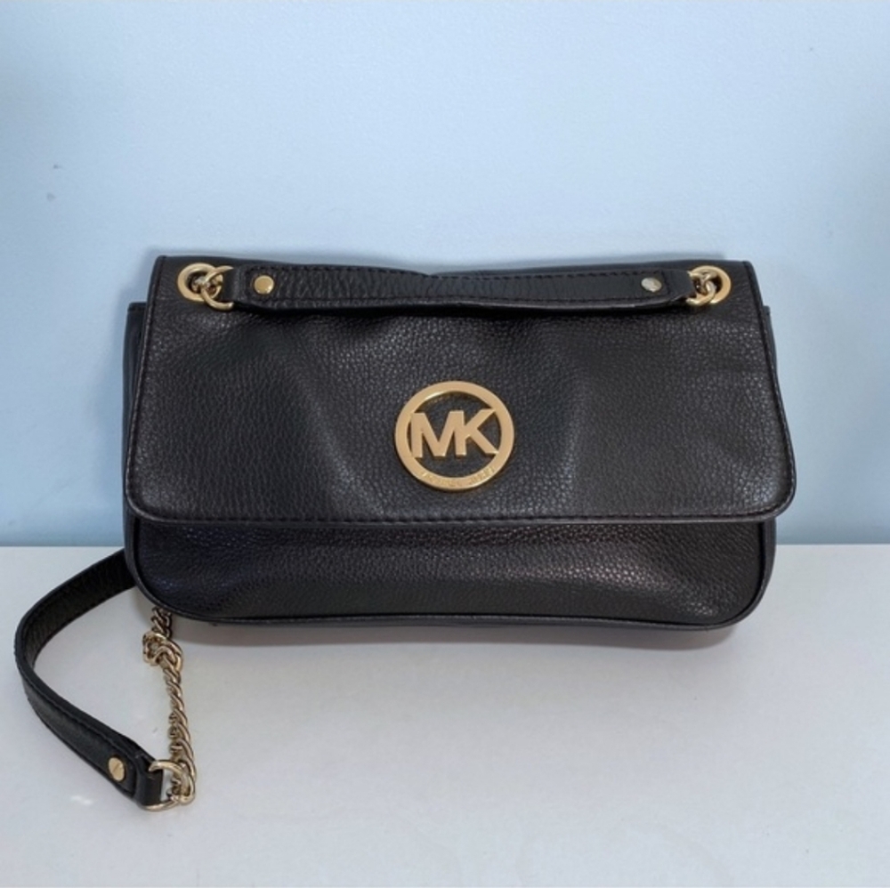 Michael Kors Black Pebbled Shoulder Bag with Gold MK Emblem - Picture 2 of 11